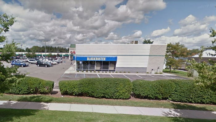 Blockbuster Video - Farmington - 33220 W 12 Mile Rd (newer photo)